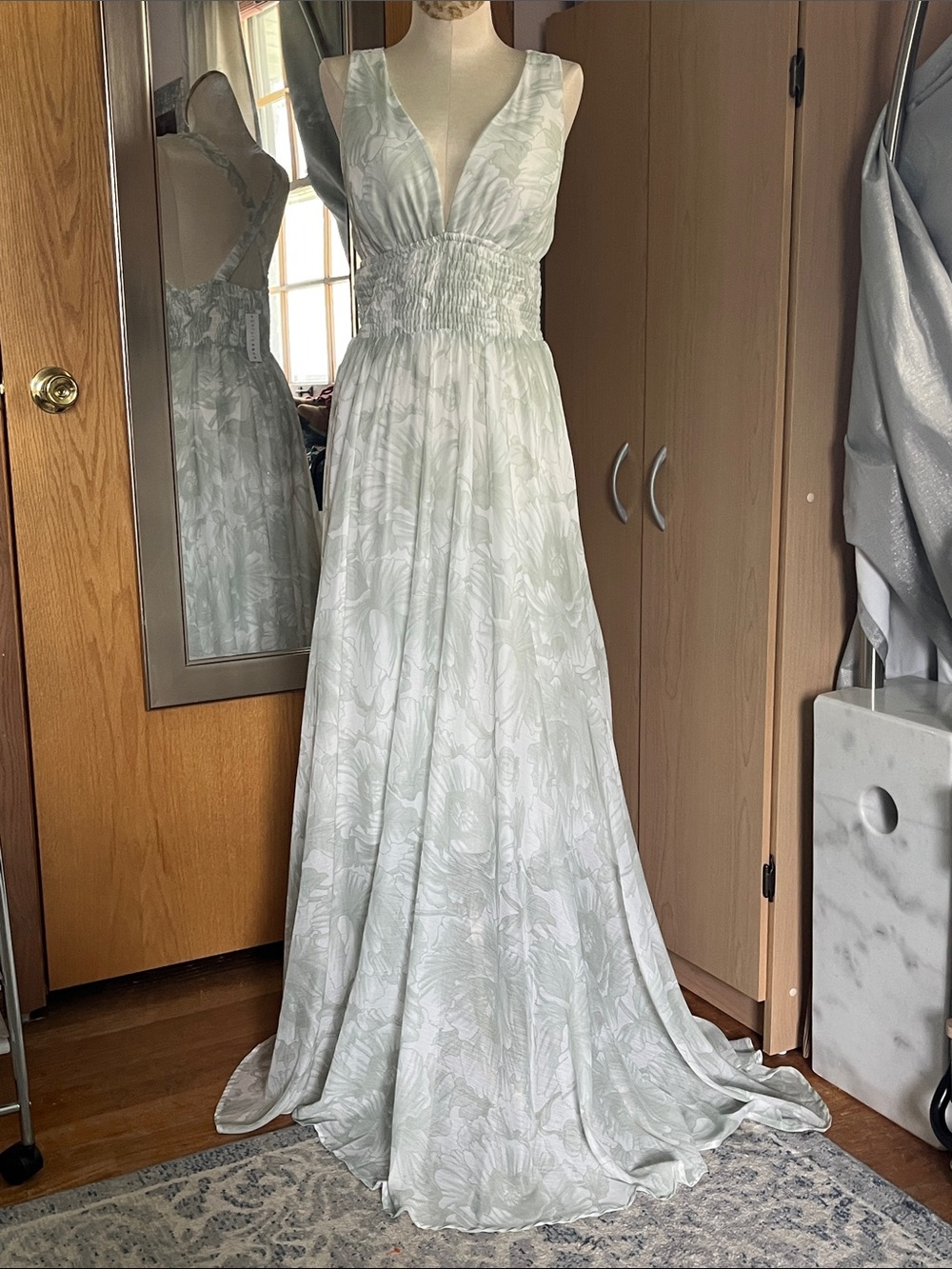 Baltic Born Sienna Light Sage Floral Maxi Dress with Smocked Waist size M NWT - Picture 3 of 17
